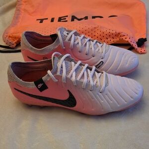 VGUC Nike Tiempo Legend 10 Elite FG Pink and Black Soccer Cleats, Size 8.5